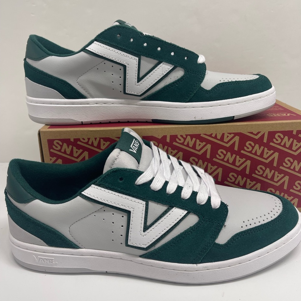 Vans Green White Men's Lowland 2.0
Tri-Tone Green/Grey
VN000D6RZOX Sneakers - Picture 1 of 16